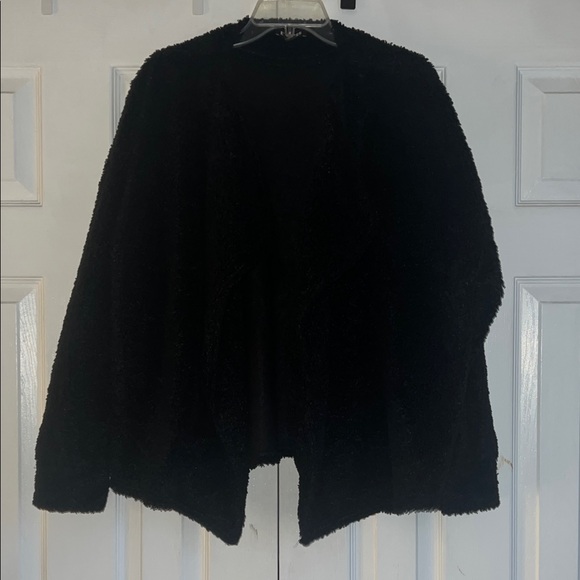 Cozy Black  Sherpa Women's Sweater - Picture 1 of 2